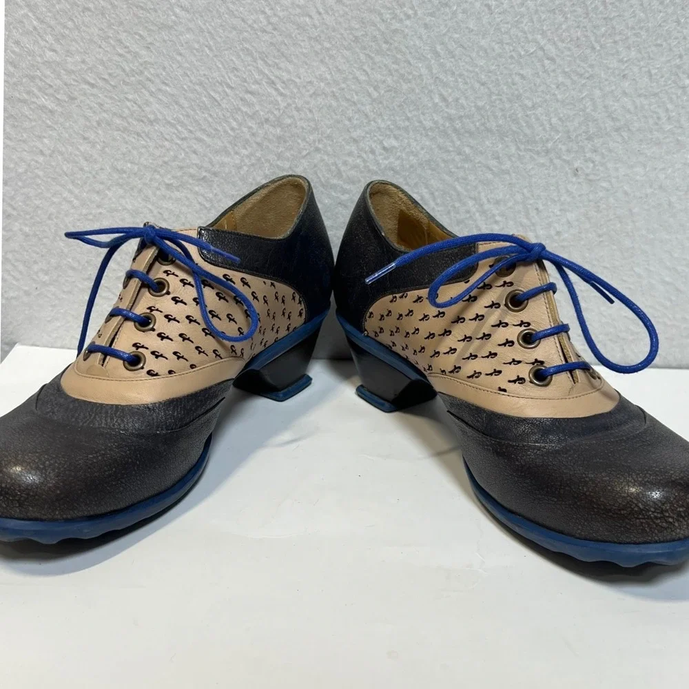 John Fluevog Leather Lace Up Oxford Heels Brown Tan Blue Size 8.5 Portugal